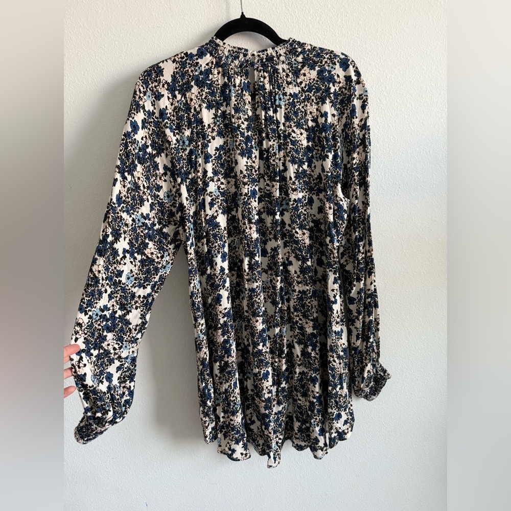 FREE PEOPLE
Flowers In Her Hair Smock
Detail Tunic Top - Picture 6 of 6